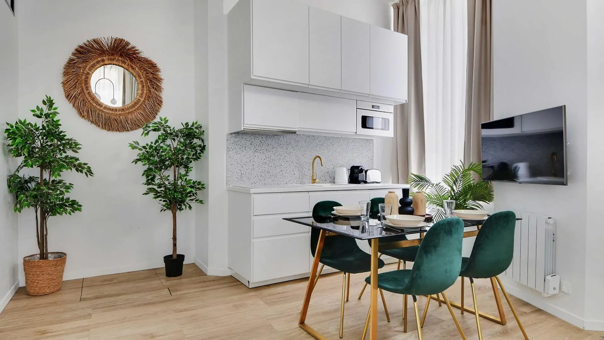 Charming 2br- 4p - Rochechouart Apartment *