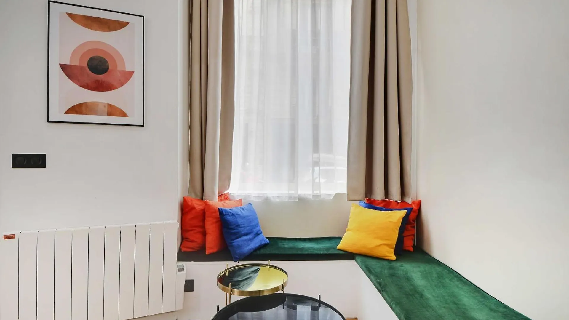 Charming 2br- 4p - Rochechouart Paris